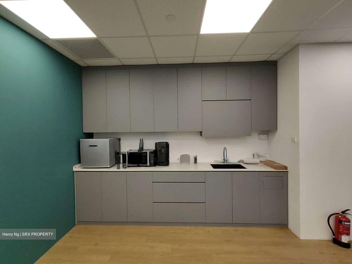 Chevron House (D1), Office #614478711